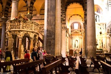 Blick in eine der zahlreichen Kirchen der Toskana auf der Radreise Grand Tour Toskana